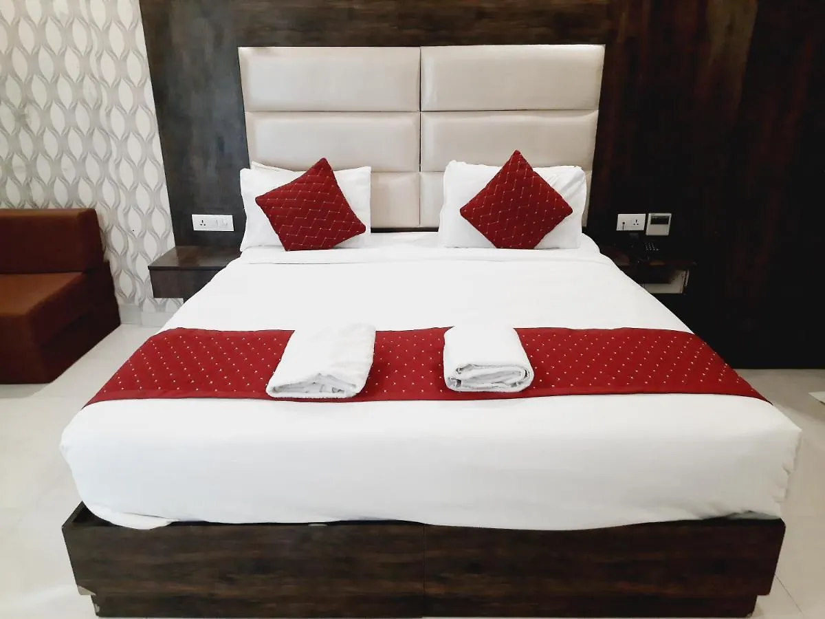 Hotel Nirvana Near Delhi Airport New Delhi 4*,  India