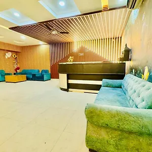 3* Hotel Grand The Near Delhi Airport